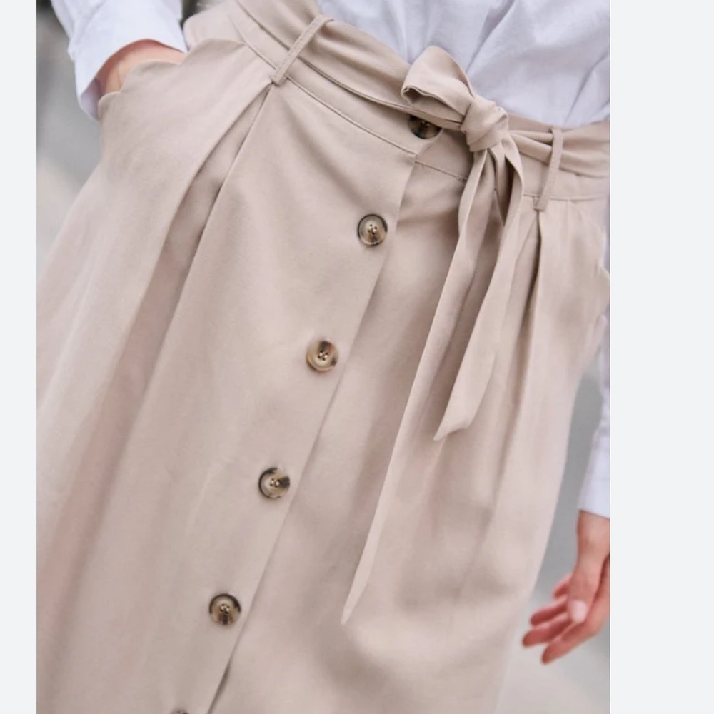 Liz Claiborne Button Down Tan Midi Belted Sz 12 Petite - Picture 3 of 10